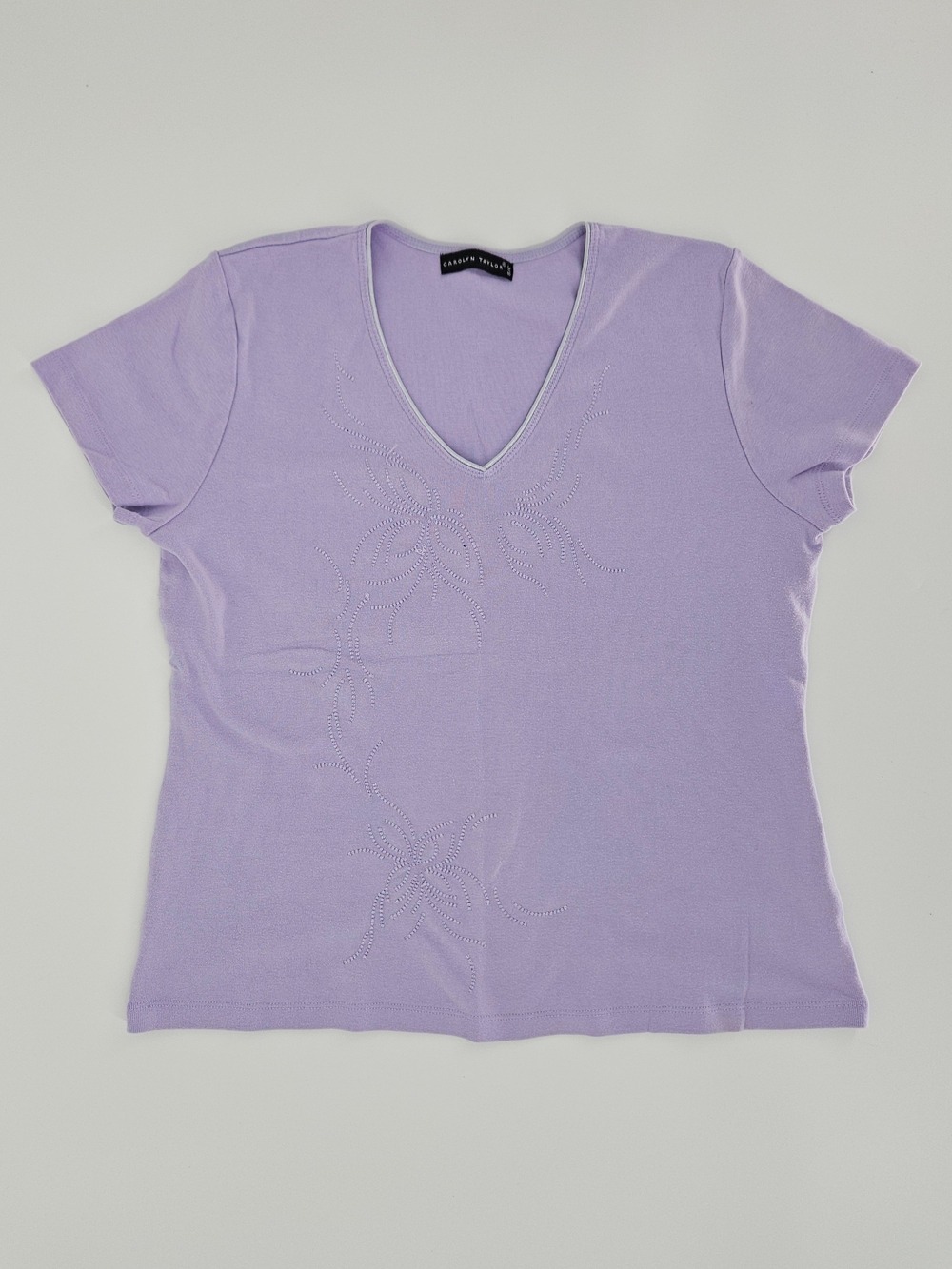 Carolyn Taylor Lavender Embroidered V-Neck Short Sleeve Top Size Small